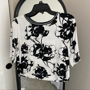 Abercrombie & Fitch Cropped Floral Tee